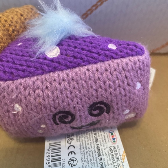 NEW AMI AMIS Crocheted Plush 4” Blubarry the pie from Wave 2 ,So cute! - Picture 2 of 4